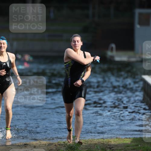 14.09.2025 - Stadtparktriathlon Michael Strokosch http://msf.ph/oto/8869956 14.09.2025 11:10:44 Schwimmen 950, 961, 967 meine-sportfotos.de