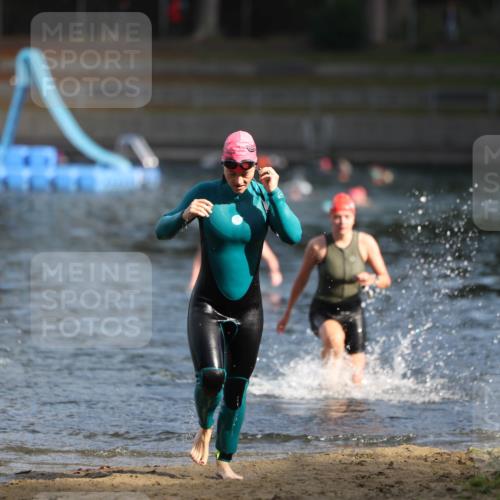 14.09.2025 - Stadtparktriathlon Michael Strokosch http://msf.ph/oto/8869981 14.09.2025 11:10:50 Schwimmen 950, 961, 967, 968, 995 meine-sportfotos.de