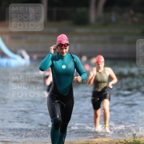 14.09.2025 - Stadtparktriathlon Michael Strokosch http://msf.ph/oto/8869986 14.09.2025 11:10:52 Schwimmen 950, 961, 968, 995 meine-sportfotos.de