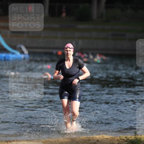 14.09.2025 - Stadtparktriathlon Michael Strokosch http://msf.ph/oto/8870020 14.09.2025 11:11:06 Schwimmen 926 meine-sportfotos.de