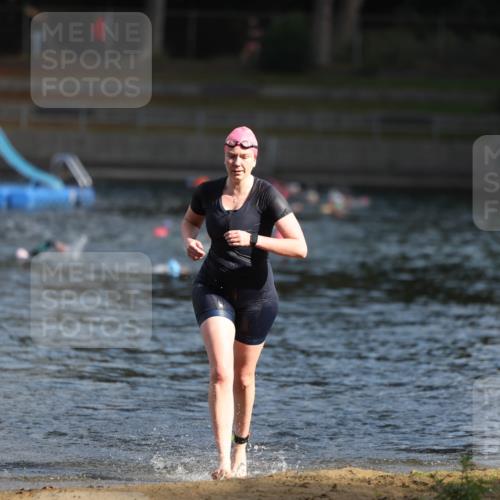14.09.2025 - Stadtparktriathlon Michael Strokosch http://msf.ph/oto/8870023 14.09.2025 11:11:06 Schwimmen 926 meine-sportfotos.de