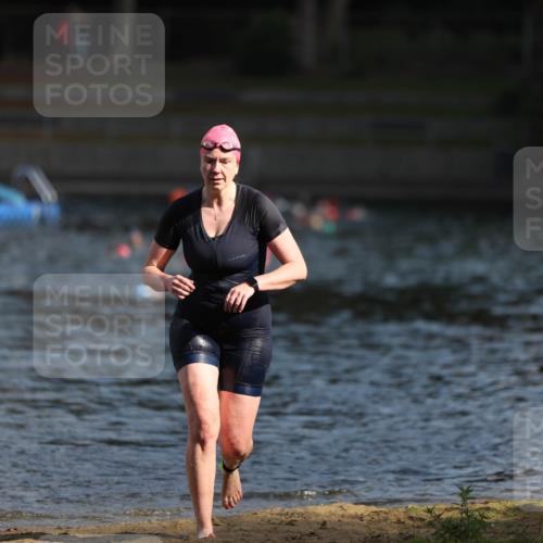 14.09.2025 - Stadtparktriathlon Michael Strokosch http://msf.ph/oto/8870028 14.09.2025 11:11:07 Schwimmen 926 meine-sportfotos.de