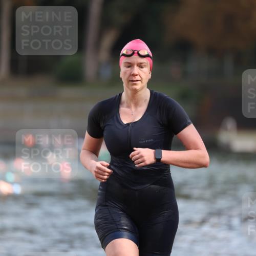 14.09.2025 - Stadtparktriathlon Michael Strokosch http://msf.ph/oto/8870035 14.09.2025 11:11:10 Schwimmen 926 meine-sportfotos.de