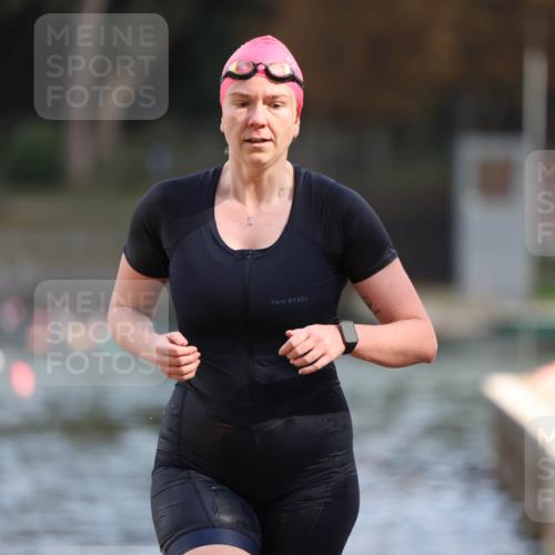 14.09.2025 - Stadtparktriathlon Michael Strokosch http://msf.ph/oto/8870038 14.09.2025 11:11:10 Schwimmen 926 meine-sportfotos.de