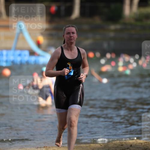 14.09.2025 - Stadtparktriathlon Michael Strokosch http://msf.ph/oto/8870058 14.09.2025 11:11:37 Schwimmen 951, 985, 1000 meine-sportfotos.de