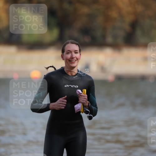 14.09.2025 - Stadtparktriathlon Michael Strokosch http://msf.ph/oto/8870069 14.09.2025 11:11:41 Schwimmen 951, 985, 987, 1000 meine-sportfotos.de