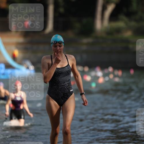 14.09.2025 - Stadtparktriathlon Michael Strokosch http://msf.ph/oto/8870085 14.09.2025 11:11:46 Schwimmen 985, 987, 992 meine-sportfotos.de