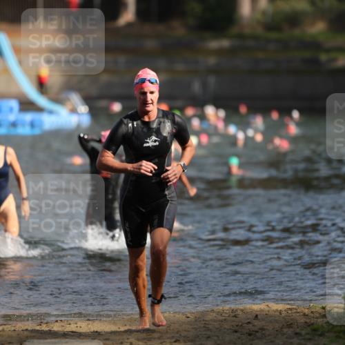 14.09.2025 - Stadtparktriathlon Michael Strokosch http://msf.ph/oto/8870123 14.09.2025 11:11:58 Schwimmen 930, 955, 992, 993, 1011 meine-sportfotos.de