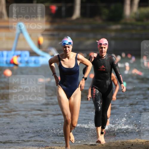 14.09.2025 - Stadtparktriathlon Michael Strokosch http://msf.ph/oto/8870138 14.09.2025 11:12:03 Schwimmen 930, 955, 993, 1011 meine-sportfotos.de