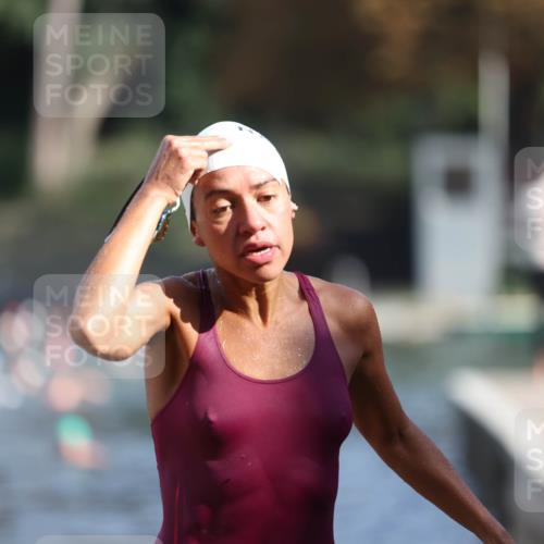 14.09.2025 - Stadtparktriathlon Michael Strokosch http://msf.ph/oto/8870158 14.09.2025 11:12:09 Schwimmen 930, 993, 1011 meine-sportfotos.de