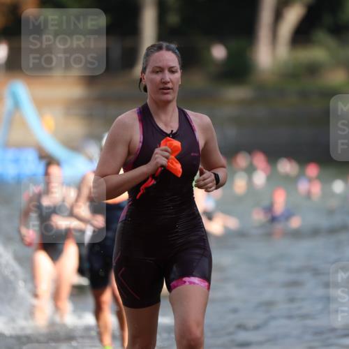 14.09.2025 - Stadtparktriathlon Michael Strokosch http://msf.ph/oto/8870222 14.09.2025 11:12:42 Schwimmen 932, 935, 979, 984, 1015 meine-sportfotos.de