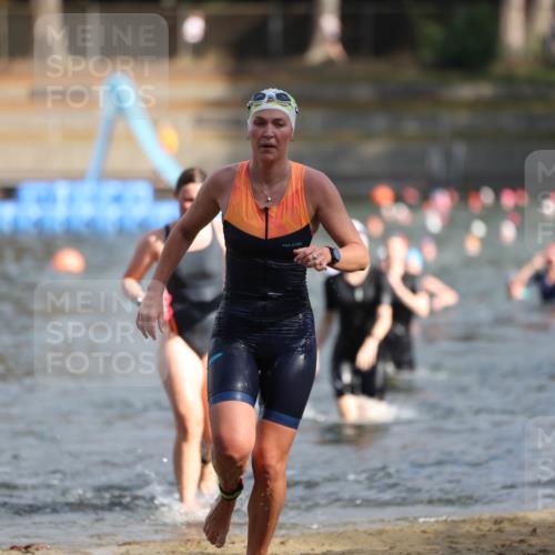 14.09.2025 - Stadtparktriathlon Michael Strokosch http://msf.ph/oto/8870228 14.09.2025 11:12:44 Schwimmen 932, 935, 979, 984, 996, 1015 meine-sportfotos.de