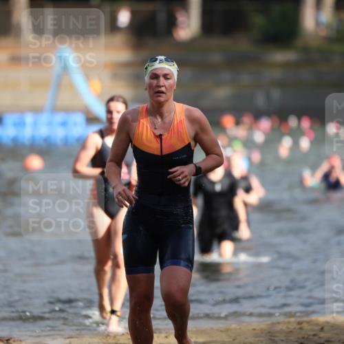 14.09.2025 - Stadtparktriathlon Michael Strokosch http://msf.ph/oto/8870229 14.09.2025 11:12:44 Schwimmen 932, 935, 979, 984, 996, 1015 meine-sportfotos.de