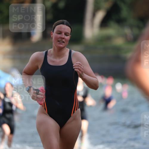 14.09.2025 - Stadtparktriathlon Michael Strokosch http://msf.ph/oto/8870244 14.09.2025 11:12:47 Schwimmen 925, 932, 935, 979, 984, 996, 1015 meine-sportfotos.de
