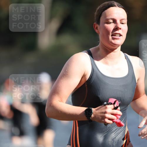 14.09.2025 - Stadtparktriathlon Michael Strokosch http://msf.ph/oto/8870251 14.09.2025 11:12:48 Schwimmen 925, 935, 979, 984, 996, 1015 meine-sportfotos.de