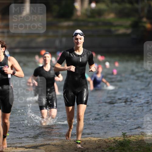 14.09.2025 - Stadtparktriathlon Michael Strokosch http://msf.ph/oto/8870256 14.09.2025 11:12:50 Schwimmen 925, 935, 979, 984, 996, 1009 meine-sportfotos.de