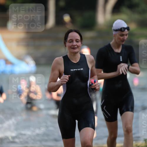 14.09.2025 - Stadtparktriathlon Michael Strokosch http://msf.ph/oto/8870265 14.09.2025 11:12:52 Schwimmen 925, 935, 969, 984, 996, 1009, 1020 meine-sportfotos.de