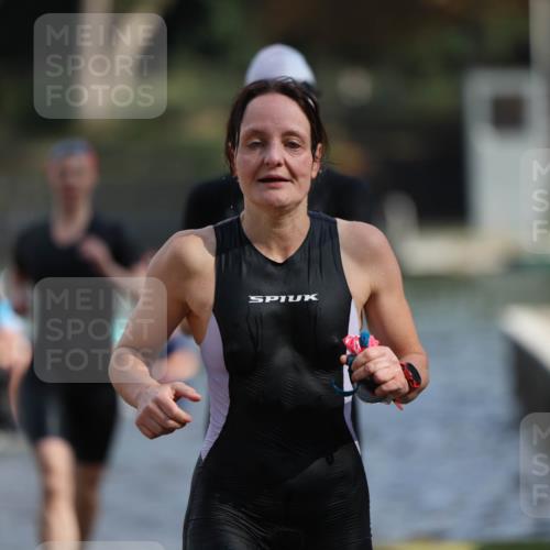14.09.2025 - Stadtparktriathlon Michael Strokosch http://msf.ph/oto/8870271 14.09.2025 11:12:54 Schwimmen 925, 935, 969, 984, 996, 1009, 1020 meine-sportfotos.de