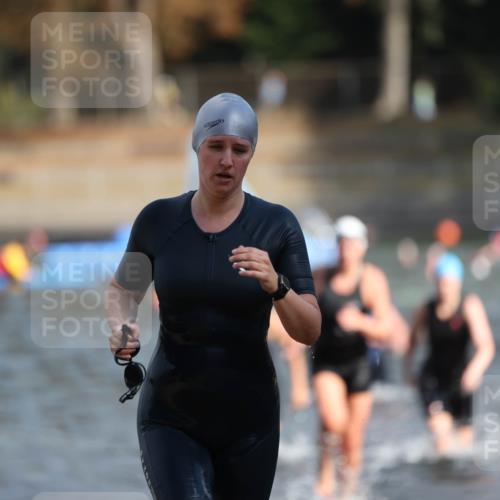 14.09.2025 - Stadtparktriathlon Michael Strokosch http://msf.ph/oto/8870286 14.09.2025 11:12:58 Schwimmen 925, 947, 969, 984, 996, 1006, 1009, 1020 meine-sportfotos.de