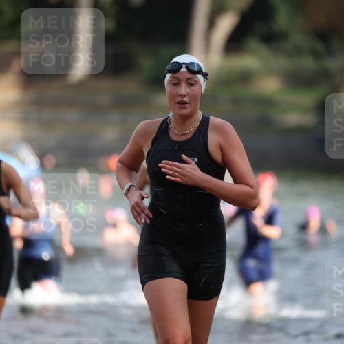 14.09.2025 - Stadtparktriathlon Michael Strokosch http://msf.ph/oto/8870295 14.09.2025 11:13:02 Schwimmen 925, 945, 947, 969, 990, 1006, 1009, 1020 meine-sportfotos.de