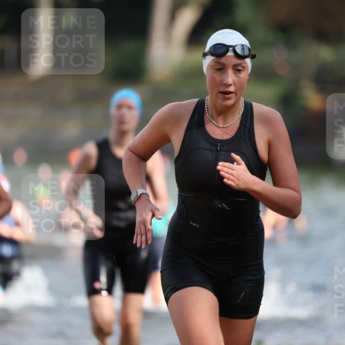 14.09.2025 - Stadtparktriathlon Michael Strokosch http://msf.ph/oto/8870297 14.09.2025 11:13:03 Schwimmen 945, 947, 969, 990, 1006, 1009, 1020 meine-sportfotos.de