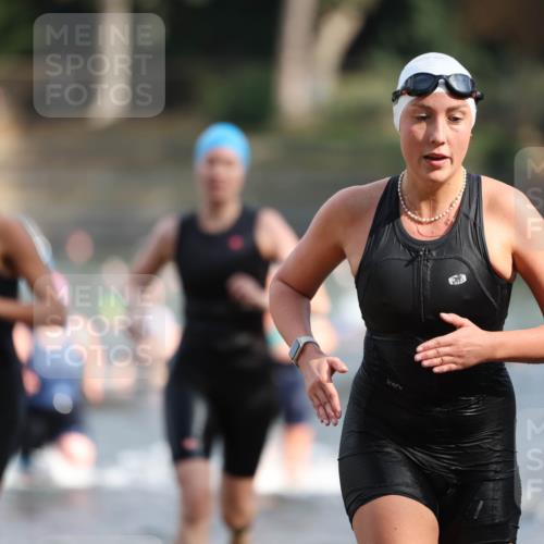 14.09.2025 - Stadtparktriathlon Michael Strokosch http://msf.ph/oto/8870299 14.09.2025 11:13:03 Schwimmen 945, 947, 969, 990, 1006, 1009, 1020 meine-sportfotos.de