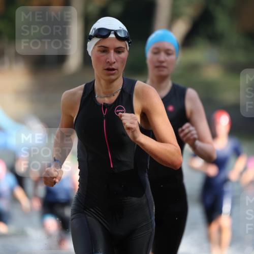 14.09.2025 - Stadtparktriathlon Michael Strokosch http://msf.ph/oto/8870306 14.09.2025 11:13:04 Schwimmen 945, 947, 969, 990, 1006, 1009, 1020 meine-sportfotos.de