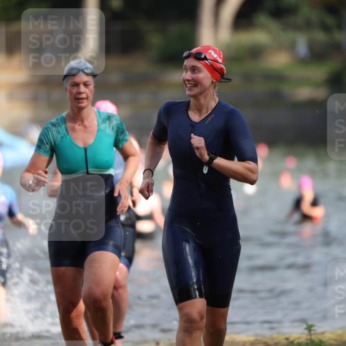 14.09.2025 - Stadtparktriathlon Michael Strokosch http://msf.ph/oto/8870316 14.09.2025 11:13:08 Schwimmen 945, 947, 990, 1001, 1006, 1020 meine-sportfotos.de