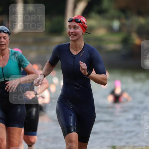 14.09.2025 - Stadtparktriathlon Michael Strokosch http://msf.ph/oto/8870319 14.09.2025 11:13:08 Schwimmen 945, 947, 990, 1001, 1006, 1020 meine-sportfotos.de