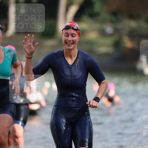 14.09.2025 - Stadtparktriathlon Michael Strokosch http://msf.ph/oto/8870321 14.09.2025 11:13:09 Schwimmen 927, 945, 947, 990, 1001, 1006 meine-sportfotos.de