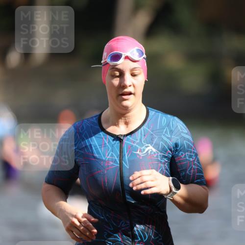 14.09.2025 - Stadtparktriathlon Michael Strokosch http://msf.ph/oto/8870339 14.09.2025 11:13:14 Schwimmen 927, 945, 947, 990, 1001 meine-sportfotos.de