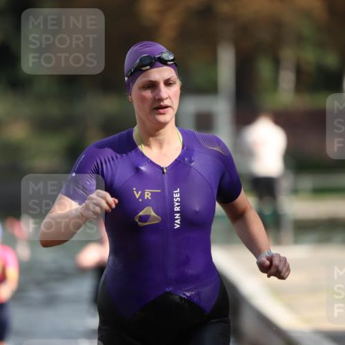 14.09.2025 - Stadtparktriathlon Michael Strokosch http://msf.ph/oto/8870391 14.09.2025 11:13:36 Schwimmen 937, 938, 944, 960, 981, 982, 1018 meine-sportfotos.de
