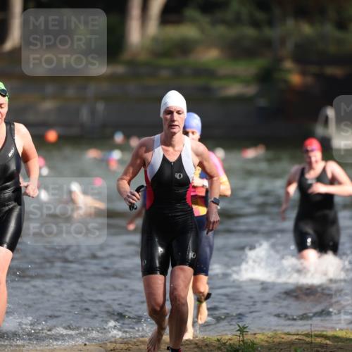 14.09.2025 - Stadtparktriathlon Michael Strokosch http://msf.ph/oto/8870394 14.09.2025 11:13:38 Schwimmen 937, 938, 960, 981, 982, 1018 meine-sportfotos.de