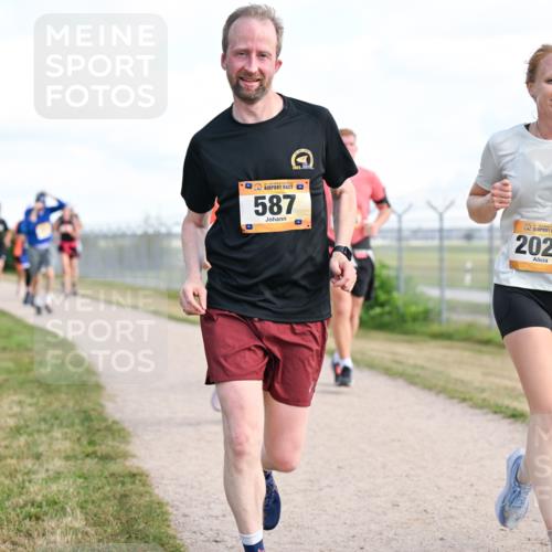 14.09.2025 - Airport Race Dr. Thomas Lammeyer http://msf.ph/oto/8870420 14.09.2025 12:14:54 Laufen 2022, 587, 2022 meine-sportfotos.de