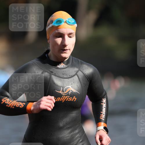 14.09.2025 - Stadtparktriathlon Michael Strokosch http://msf.ph/oto/8870424 14.09.2025 11:13:45 Schwimmen 937, 938, 960, 981, 982 meine-sportfotos.de