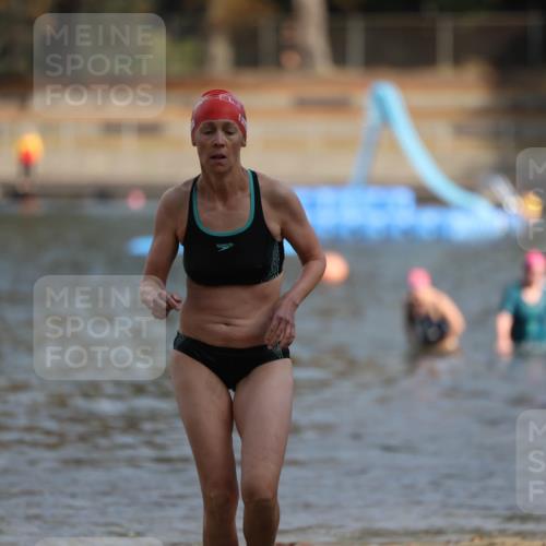 14.09.2025 - Stadtparktriathlon Michael Strokosch http://msf.ph/oto/8870457 14.09.2025 11:14:04 Schwimmen 929, 949, 1007, 1017 meine-sportfotos.de