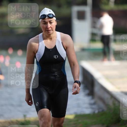 14.09.2025 - Stadtparktriathlon Michael Strokosch http://msf.ph/oto/8870463 14.09.2025 11:14:05 Schwimmen 929, 949, 1007, 1017 meine-sportfotos.de