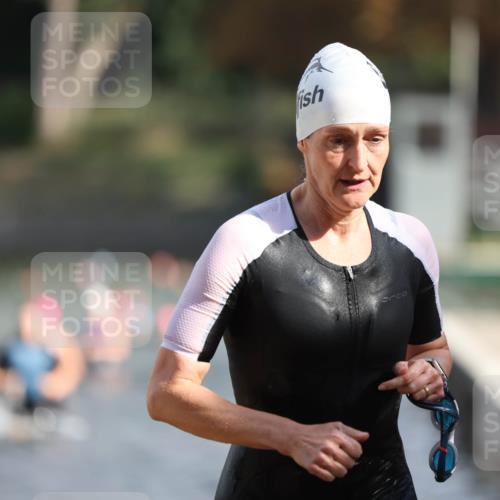14.09.2025 - Stadtparktriathlon Michael Strokosch http://msf.ph/oto/8870479 14.09.2025 11:14:10 Schwimmen 929, 949, 964, 978, 989, 1007, 1017 meine-sportfotos.de
