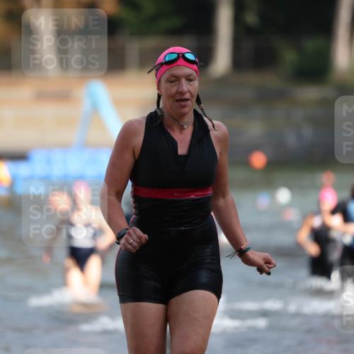 14.09.2025 - Stadtparktriathlon Michael Strokosch http://msf.ph/oto/8870481 14.09.2025 11:14:13 Schwimmen 949, 964, 978, 989, 997, 1017 meine-sportfotos.de