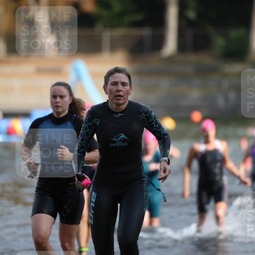 14.09.2025 - Stadtparktriathlon Michael Strokosch http://msf.ph/oto/8870494 14.09.2025 11:14:18 Schwimmen 964, 978, 989, 997 meine-sportfotos.de