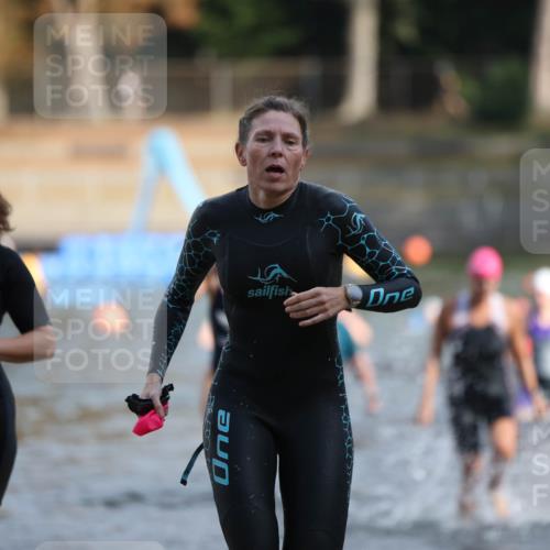 14.09.2025 - Stadtparktriathlon Michael Strokosch http://msf.ph/oto/8870499 14.09.2025 11:14:18 Schwimmen 964, 978, 989, 997 meine-sportfotos.de