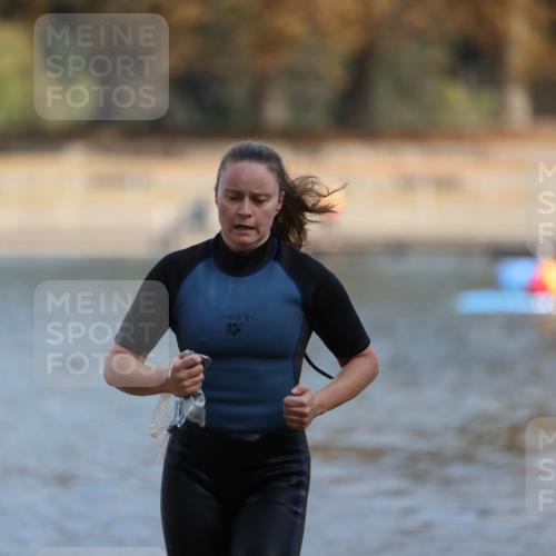 14.09.2025 - Stadtparktriathlon Michael Strokosch http://msf.ph/oto/8870502 14.09.2025 11:14:19 Schwimmen 964, 978, 989, 997 meine-sportfotos.de