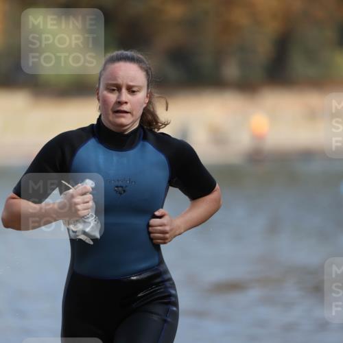 14.09.2025 - Stadtparktriathlon Michael Strokosch http://msf.ph/oto/8870506 14.09.2025 11:14:20 Schwimmen 939, 964, 978, 989, 997 meine-sportfotos.de