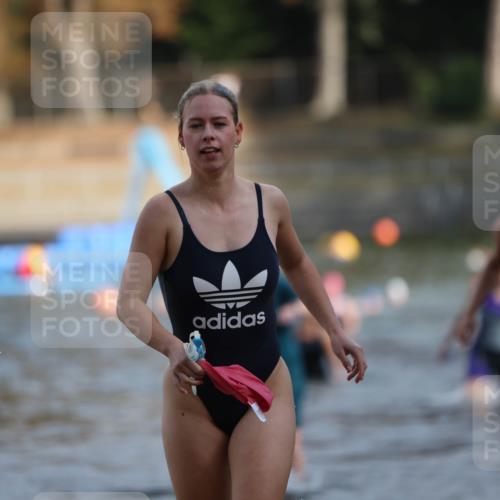 14.09.2025 - Stadtparktriathlon Michael Strokosch http://msf.ph/oto/8870511 14.09.2025 11:14:21 Schwimmen 939, 941, 964, 978, 989, 997 meine-sportfotos.de