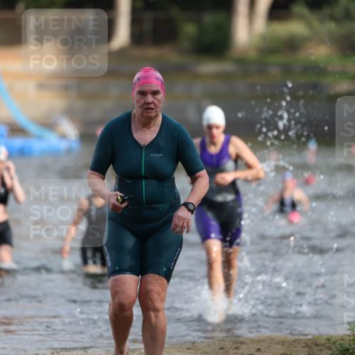 14.09.2025 - Stadtparktriathlon Michael Strokosch http://msf.ph/oto/8870526 14.09.2025 11:14:27 Schwimmen 939, 941, 997 meine-sportfotos.de
