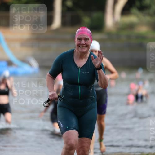 14.09.2025 - Stadtparktriathlon Michael Strokosch http://msf.ph/oto/8870536 14.09.2025 11:14:29 Schwimmen 939, 941, 946, 966 meine-sportfotos.de