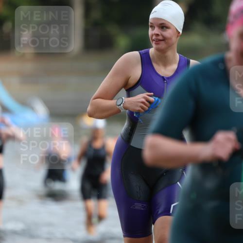 14.09.2025 - Stadtparktriathlon Michael Strokosch http://msf.ph/oto/8870551 14.09.2025 11:14:32 Schwimmen 939, 941, 946, 966 meine-sportfotos.de