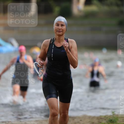 14.09.2025 - Stadtparktriathlon Michael Strokosch http://msf.ph/oto/8870557 14.09.2025 11:14:39 Schwimmen 946, 957, 958, 963, 966, 970 meine-sportfotos.de