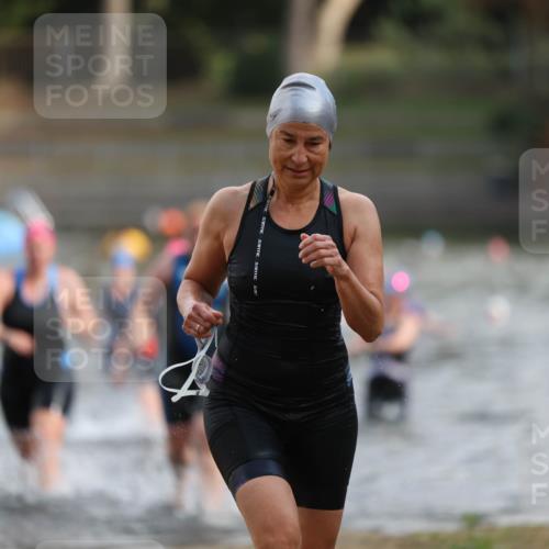 14.09.2025 - Stadtparktriathlon Michael Strokosch http://msf.ph/oto/8870562 14.09.2025 11:14:39 Schwimmen 946, 957, 958, 963, 966, 970 meine-sportfotos.de