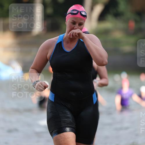 14.09.2025 - Stadtparktriathlon Michael Strokosch http://msf.ph/oto/8870574 14.09.2025 11:14:48 Schwimmen 936, 952, 957, 958, 963, 970 meine-sportfotos.de